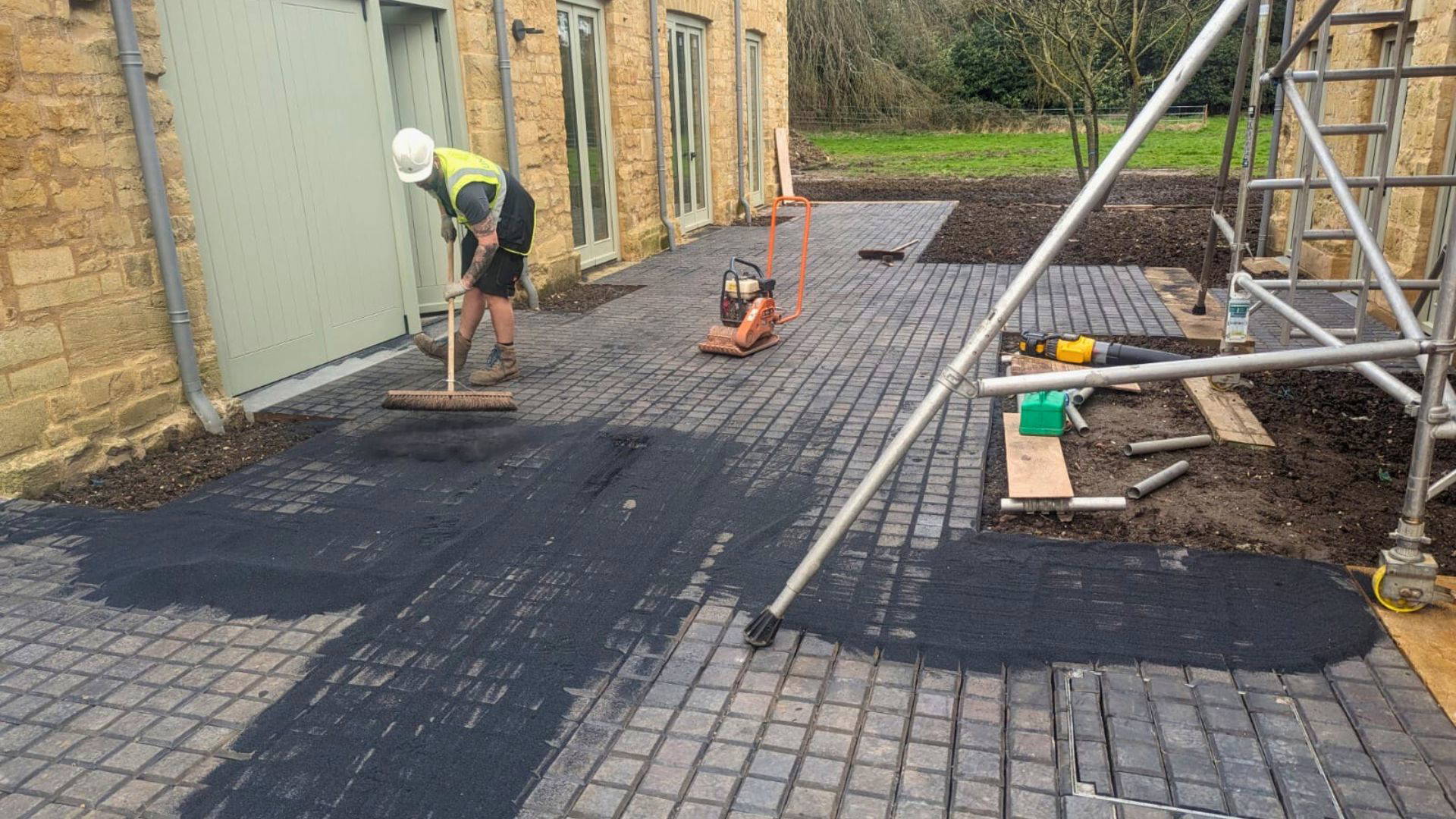 dorset-cottages-garden-installation